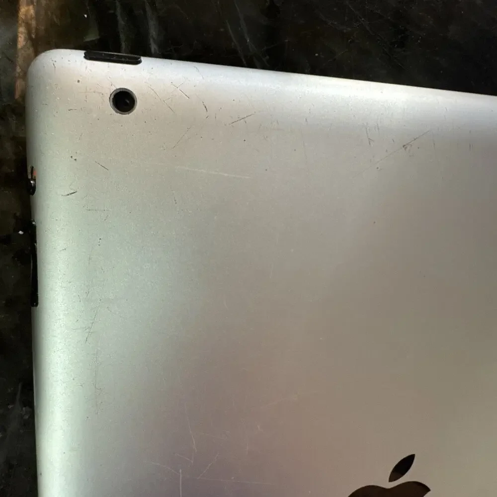 Apple iPad 2 A1395 16GB Wi-Fi 9.7in Silver Tested Working